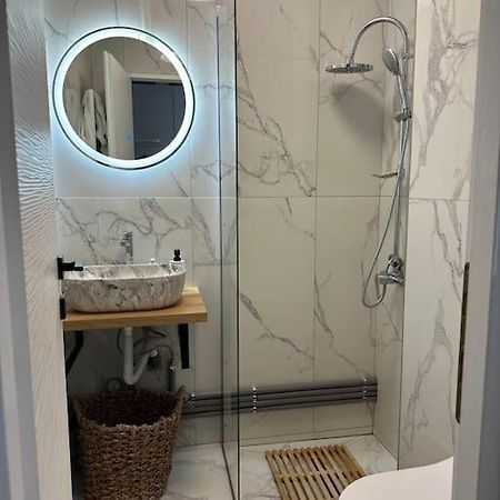 1 Room Apartment- Self Check In 24H Resita Exterior foto